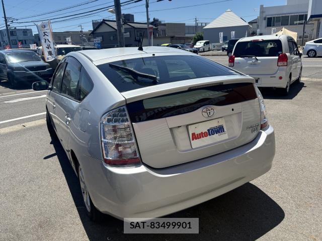 Toyota PRIUS 2008-10 7802636-1
