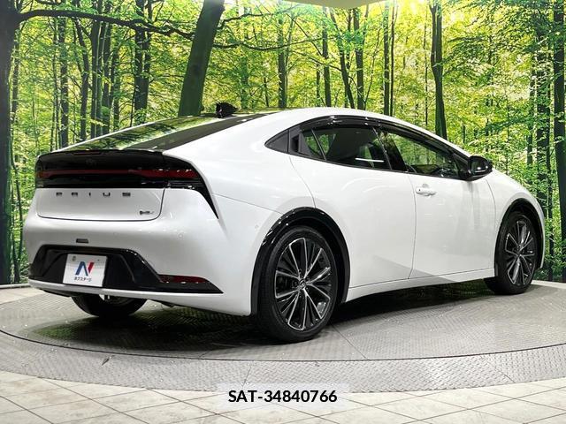 Toyota PRIUS 2023-05 7804466-16