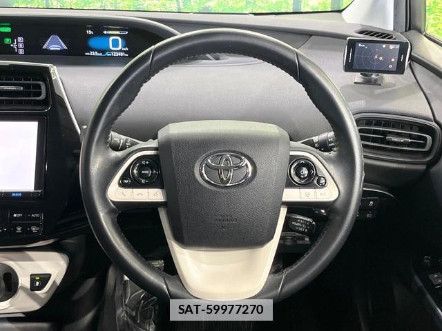 Toyota PRIUS 2017-06 7804492-10