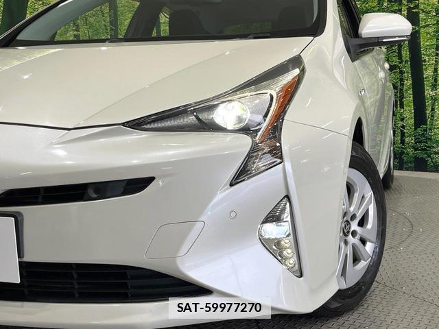 Toyota PRIUS 2017-06 7804492-12