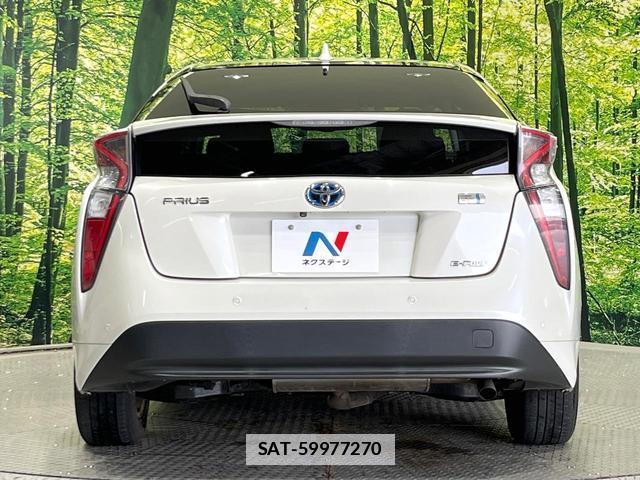 Toyota PRIUS 2017-06 7804492-14