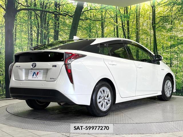 Toyota PRIUS 2017-06 7804492-16