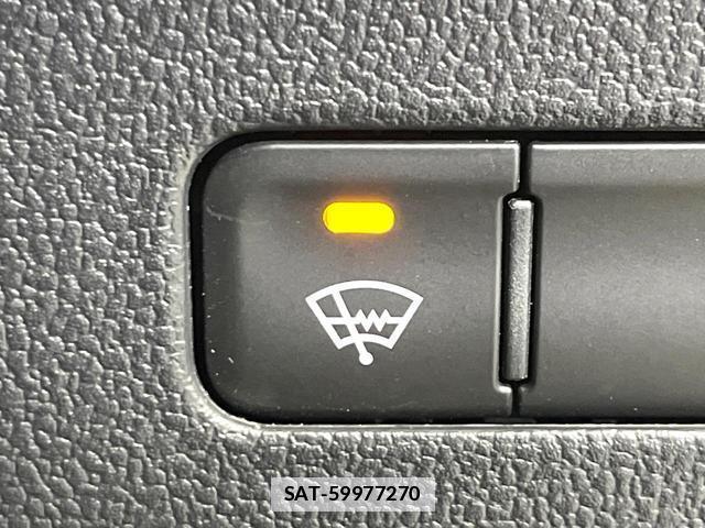 Toyota PRIUS 2017-06 7804492-5