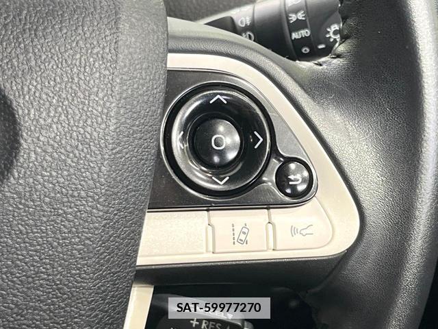 Toyota PRIUS 2017-06 7804492-6