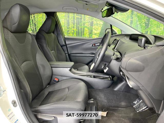 Toyota PRIUS 2017-06 7804492-7