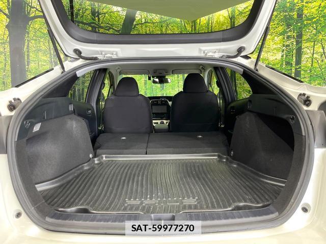 Toyota PRIUS 2017-06 7804492-9