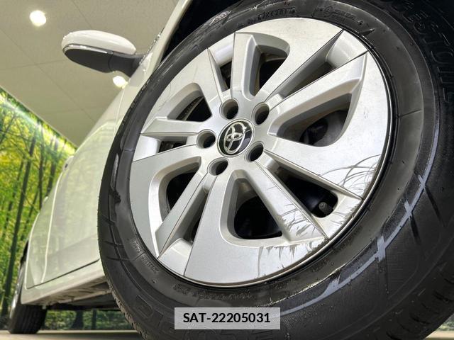 Toyota PRIUS 2017-08 7804587-12
