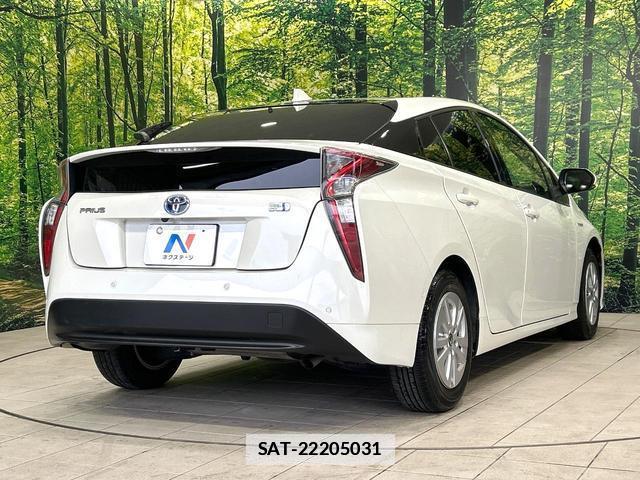 Toyota PRIUS 2017-08 7804587-16