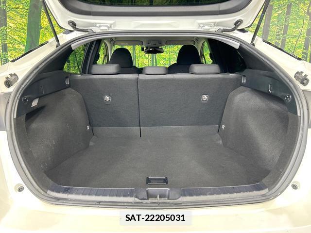 Toyota PRIUS 2017-08 7804587-9