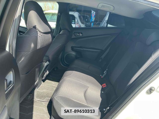 Toyota PRIUS 2018-04 7805145-11