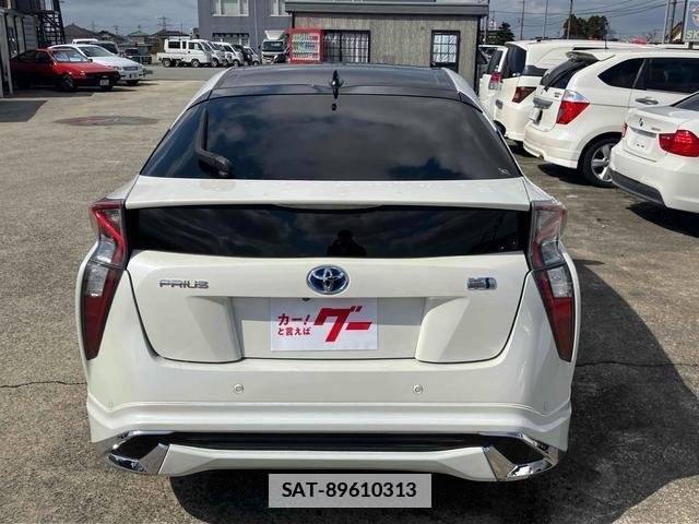 Toyota PRIUS 2018-04 7805145-7