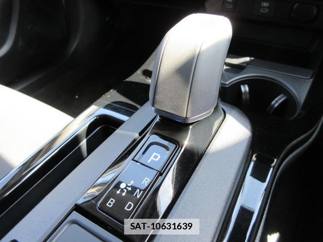 Toyota PRIUS 2023-08 7806997-10