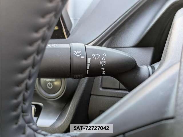 Toyota PRIUS 2023-03 7807136-16