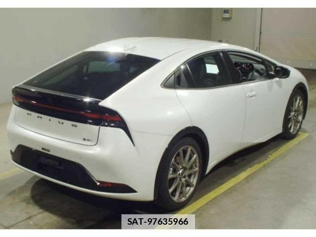 Toyota PRIUS 2023-01 7807692-1