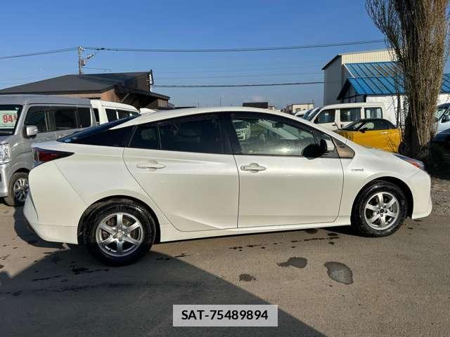 Toyota PRIUS 2016-05 7808255-10