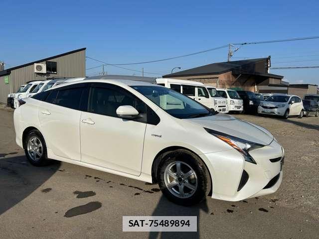 Toyota PRIUS 2016-05 7808255-11