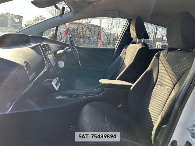 Toyota PRIUS 2016-05 7808255-12
