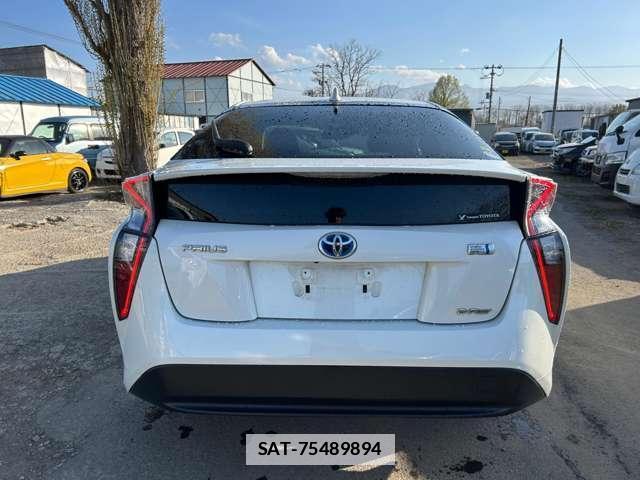 Toyota PRIUS 2016-05 7808255-13