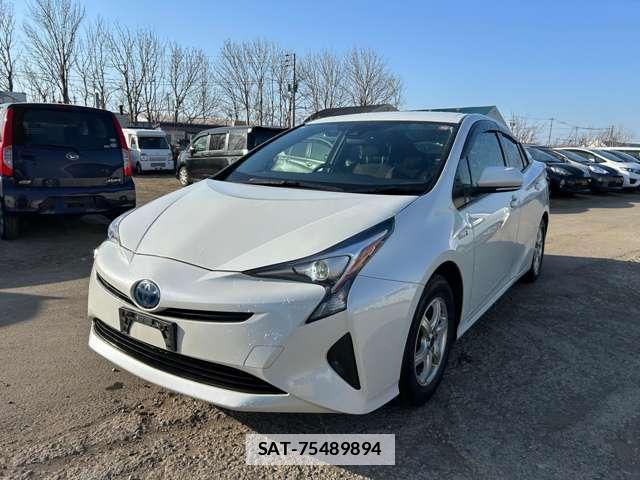 Toyota PRIUS 2016-05 7808255-14