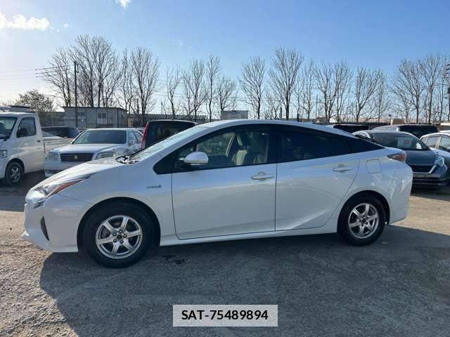 Toyota PRIUS 2016-05 7808255-16