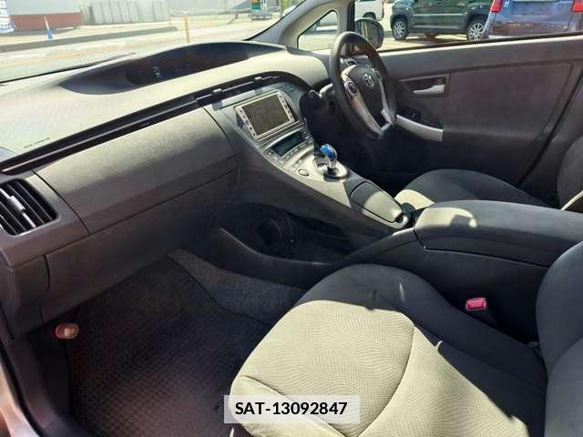 Toyota PRIUS 2010-06 7808462-10