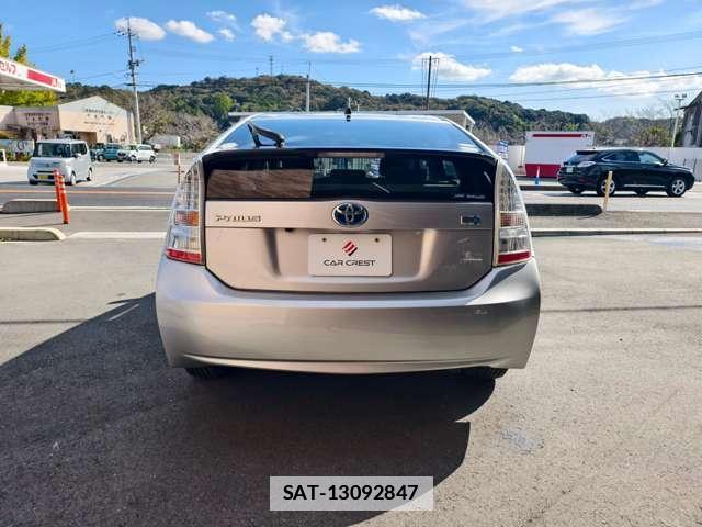 Toyota PRIUS 2010-06 7808462-6