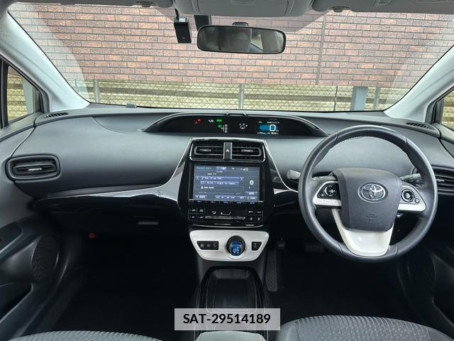 Toyota PRIUS 2016-08 7809042-1