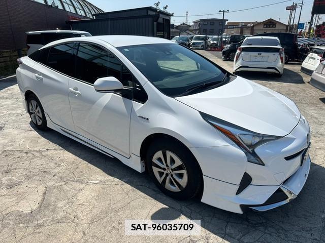 Toyota PRIUS 2018-08 7809054-11