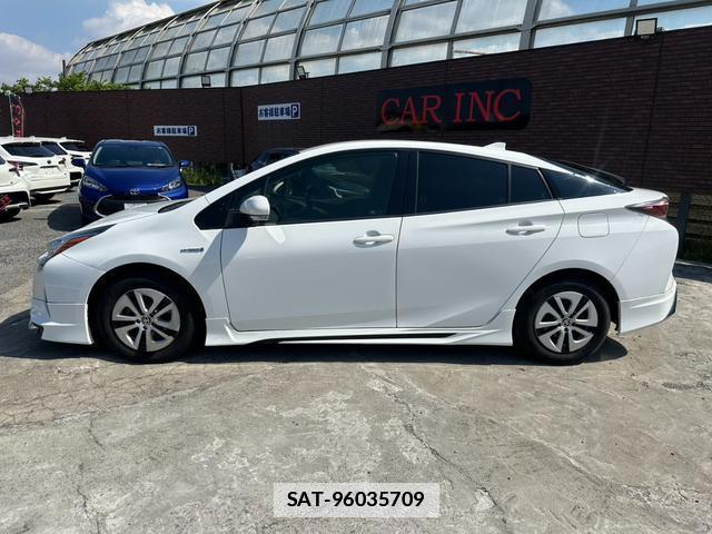 Toyota PRIUS 2018-08 7809054-16