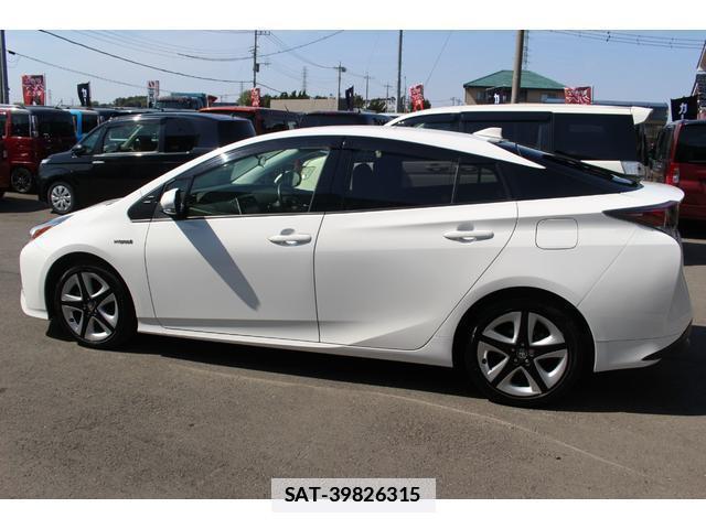 Toyota PRIUS 2016-12 7809383-17