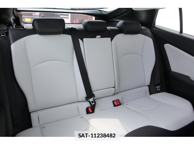Toyota PRIUS 2015-12 7810691-17