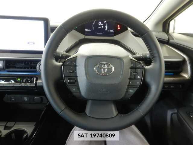 Toyota PRIUS 2024-01 7810763-7