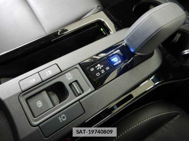 Toyota PRIUS 2024-01 7810763-8