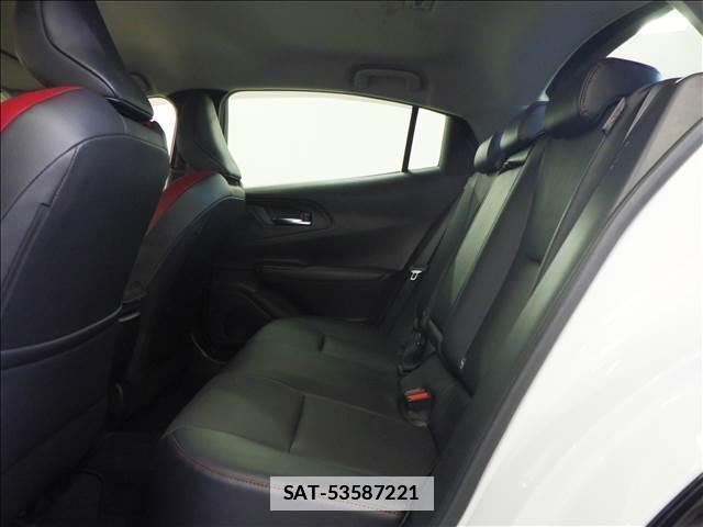 Toyota PRIUS 2023-09 7810893-15