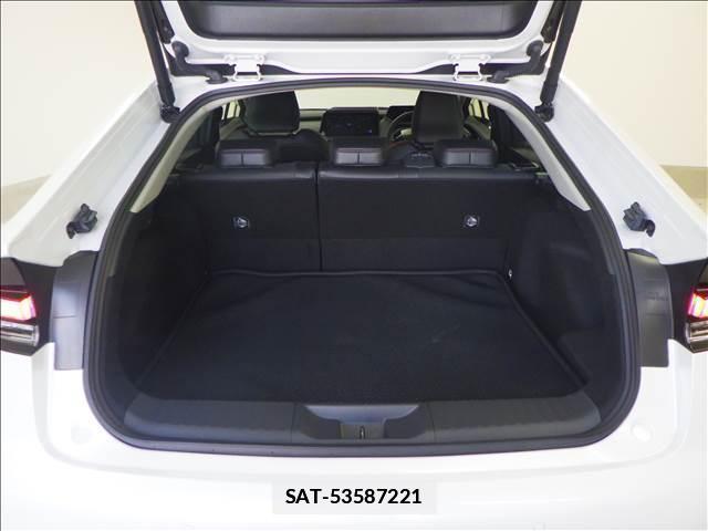 Toyota PRIUS 2023-09 7810893-16