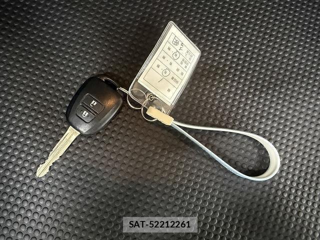 Toyota PROBOX 2023-05 7797598-11
