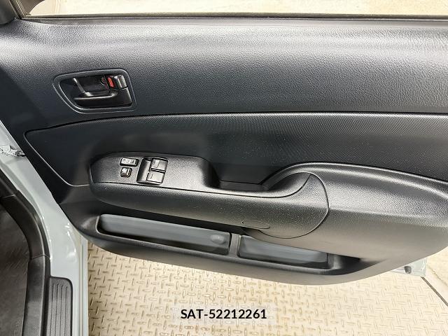 Toyota PROBOX 2023-05 7797598-7