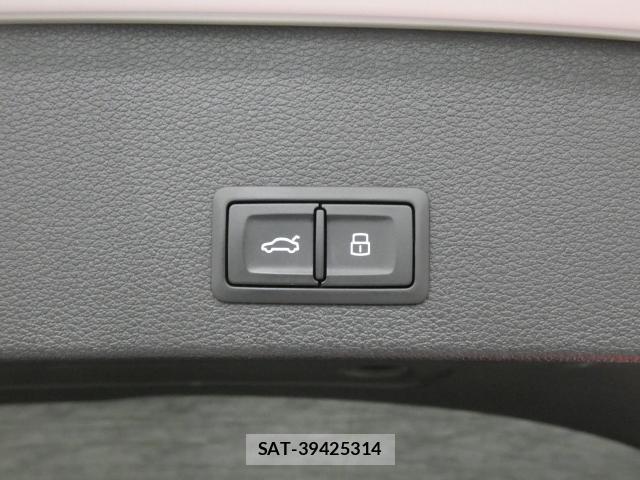 Audi Q2 2017-06 7809765-17