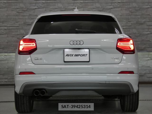 Audi Q2 2017-06 7809765-5