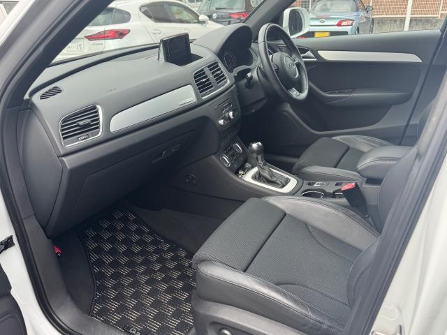 Audi Q3 2013-07 7794683-9