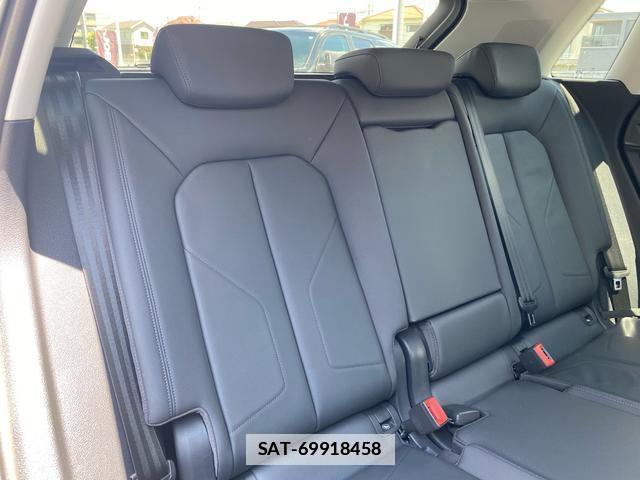 Audi Q3 2021-07 7806450-8