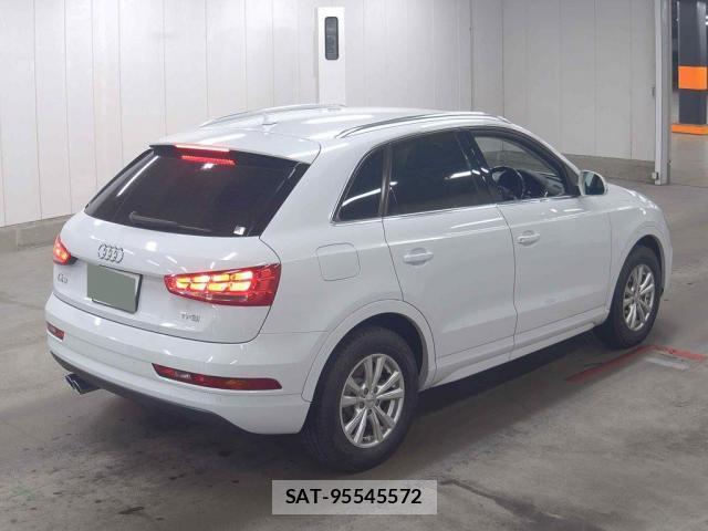 Audi Q3 2015-07 7810361-4