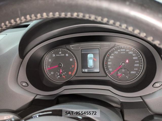 Audi Q3 2015-07 7810361-5