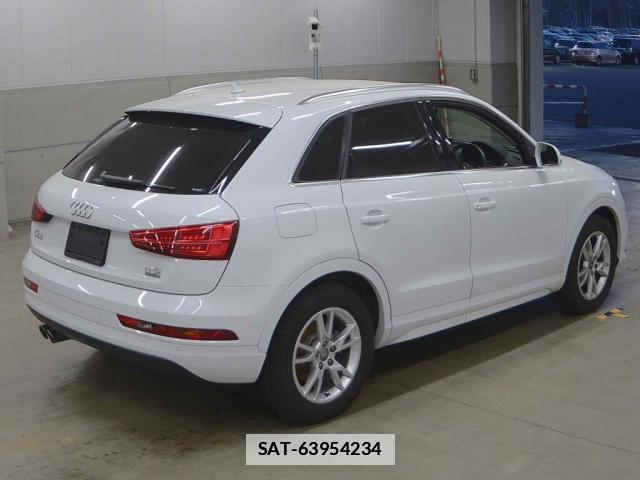 Audi Q3 2017-05 7810998-1