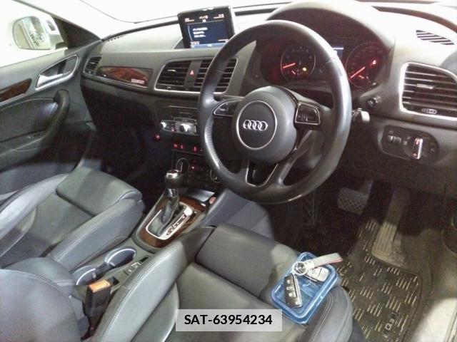Audi Q3 2017-05 7810998-2