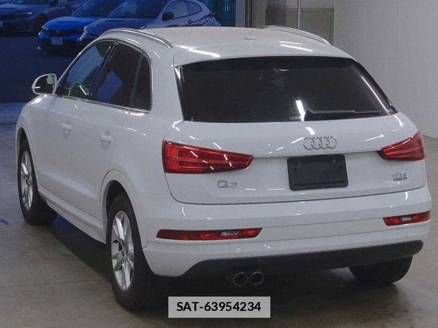 Audi Q3 2017-05 7810998-5