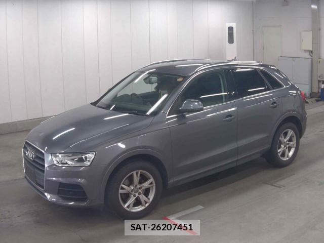 Audi Q3 2015-06 7811195-3