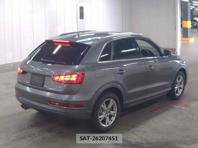Audi Q3 2015-06 7811195-4