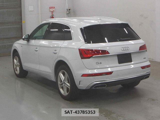 Audi Q5 2022-08 7809127-1