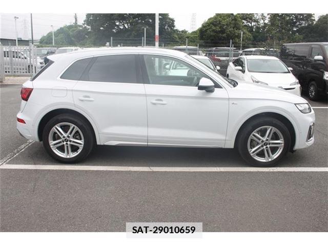 Audi Q5 2021-07 7809539-9